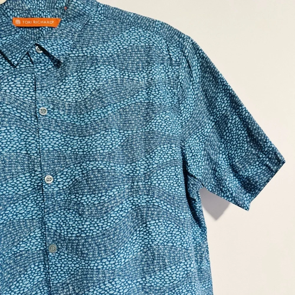 Tori Richard - Blue School of Fish Short Sleeve Button Down Shirt - Picture 2 of 6